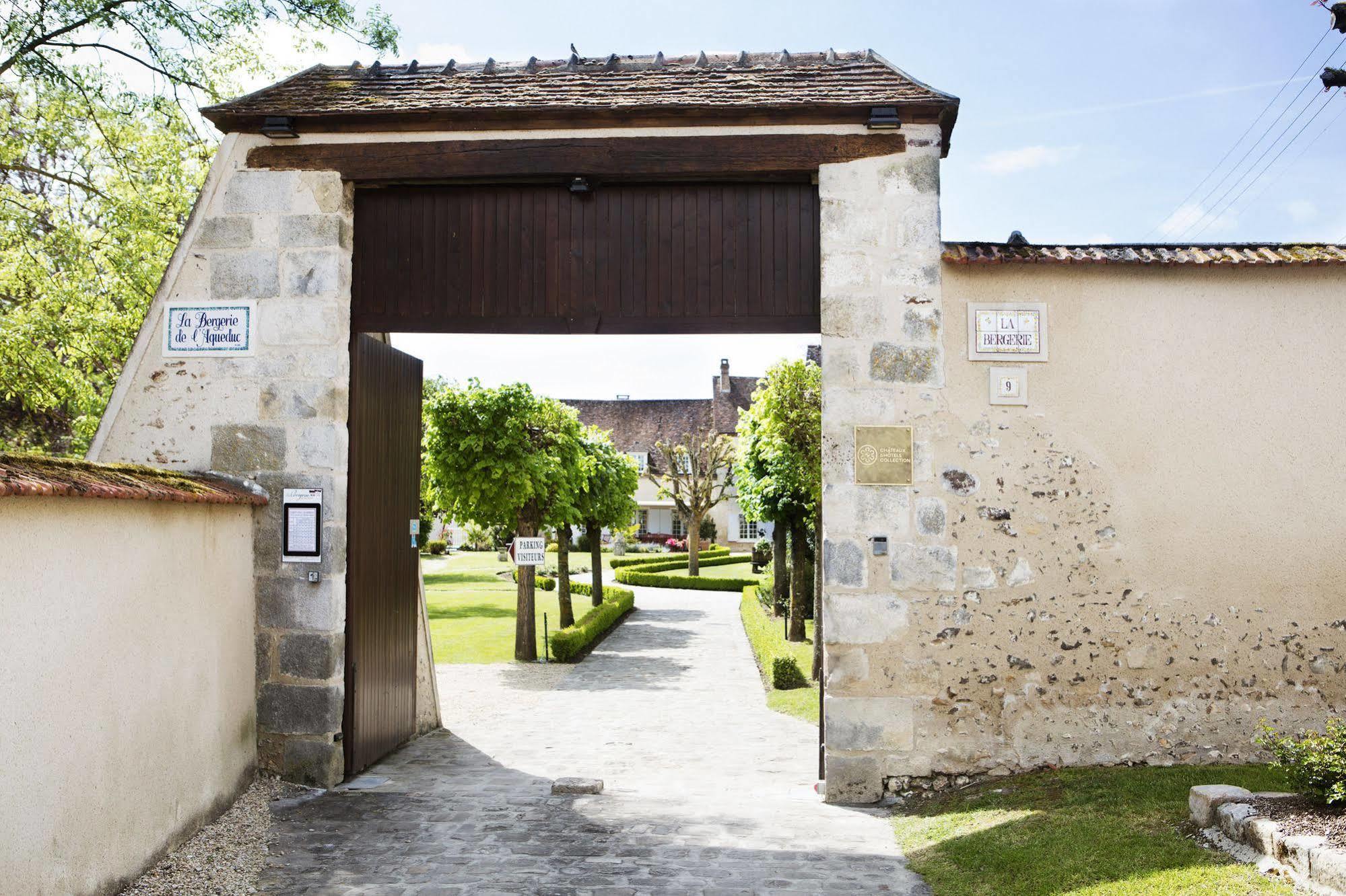 Houx Chambres D'Hotes La Bergerie De L'Aqueduc المظهر الخارجي الصورة