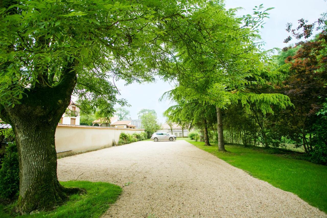 Houx Chambres D'Hotes La Bergerie De L'Aqueduc المظهر الخارجي الصورة
